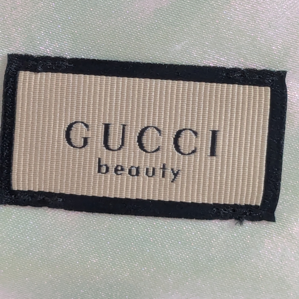 Gucci iridescent cosmetic pouch in pearl pink and mint - Picture 7 of 9